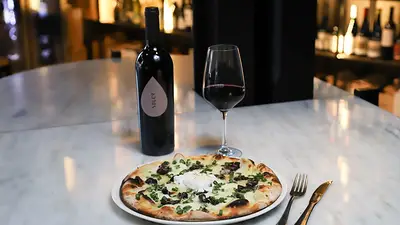 Imagen de la clásica combinación que se sirve en Soler Vino Pizza Imagen de la clásica combinación que se sirve en Soler Vino Pizza