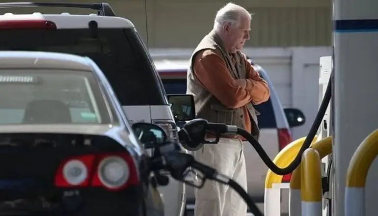 En medio de la guerra con Irán, la suba de los combustibles en Argentina fue mayor que en países a los que exporta 