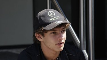 Piloto italiano Antonelli sustituirá a Hamilton en escudería de Fórmula 1 Mercedes en 2025