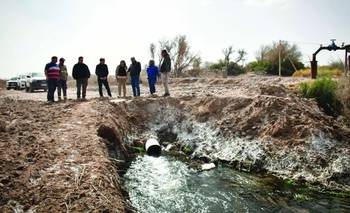 Con $170 millones, la provincia ejecuta la conexión de 20km de agua | Obras hídricas