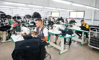 El sector textil profundiza la crisis: cayó un 16% en junio | Industria textil