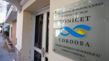 Investigadores del Conicet Córdoba advierten que la ciencia está en peligro: "Basta con asfixiarla económicamente”