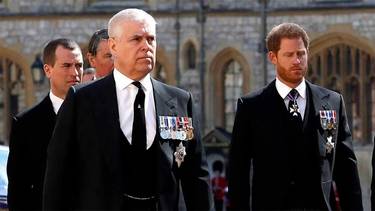 El príncipe Harry negó haberle pegado príncipe Andrés