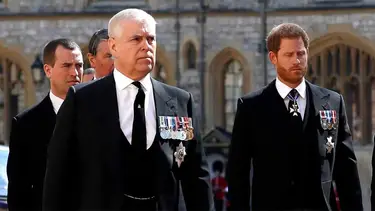 El príncipe Harry negó haberle pegado príncipe Andrés