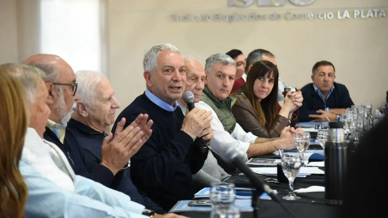 Alak encabezó el primer encuentro de candidatos de Fuerza Patria en La Plata