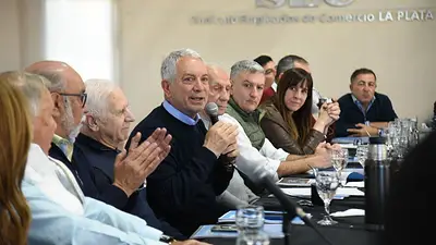 Alak encabezó el primer encuentro de candidatos de Fuerza Patria en La Plata Alak encabezó el primer encuentro de candidatos de Fuerza Patria en La Plata