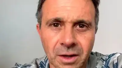 Por qupé Sergio Lapegüe abandonó su programa en vivo. Por qupé Sergio Lapegüe abandonó su programa en vivo.
