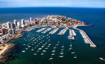 Dólar barato: verano récord en Punta del Este y se disparan reservas argentinas | Fuga de dólares