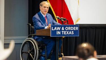 El gobernador de Texas ordenó arrestar a legisladores demócratas para tener quórum