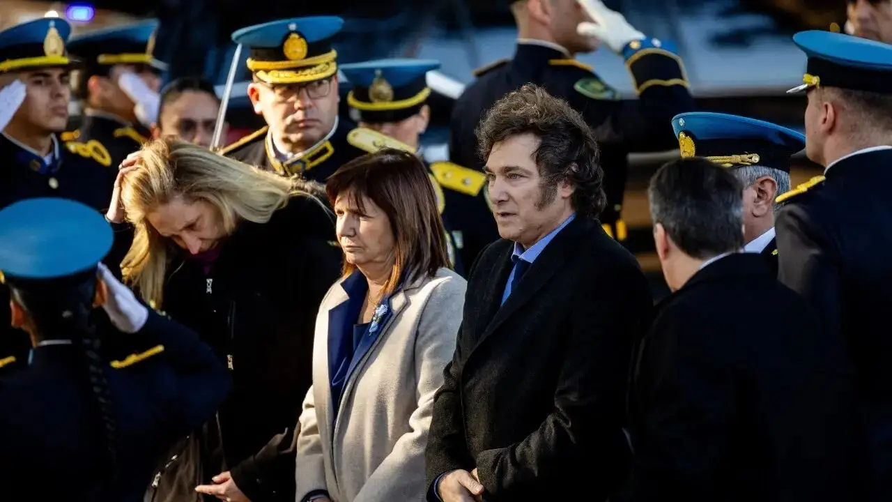 Hay plata: aumentan de nuevo el sueldo a todas las fuerzas federales