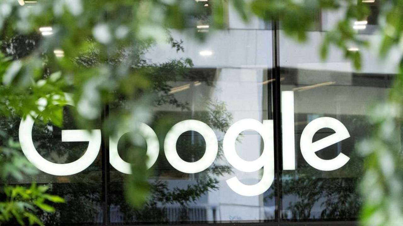 Google destina 1.000 millones de dólares a la formación en IA en universidades de EEUU