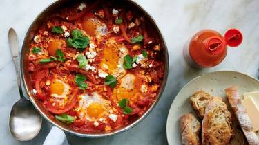 Receta fácil y rápida para preparar shakshuka, el delicioso desayuno israelí