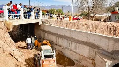 Más obra pública: La Rioja avanza con una construcción clave para evitar inundaciones y garantizar el acceso al agua potable Más obra pública: La Rioja avanza con una construcción clave para evitar inundaciones y garantizar el acceso al agua potable