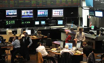Bajan los bonos y el Riesgo País se acerca a los 500 puntos | Mercados financieros