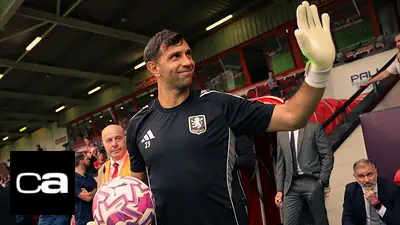 Emiliano Dibu Martínez, Premio Yashin, Balón de Oro, Aston Villa Emiliano Dibu Martínez, Premio Yashin, Balón de Oro, Aston Villa