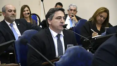 Pidió primer plano, no debatió y abandonó el recinto: el acting de Paoltroni en medio de la reforma constitucional de Formosa Pidió primer plano, no debatió y abandonó el recinto: el acting de Paoltroni en medio de la reforma constitucional de Formosa