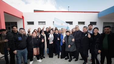 Elecciones 2025: en unidad, Axel Kicillof salió a hacer campaña antes del cierre de alianzas