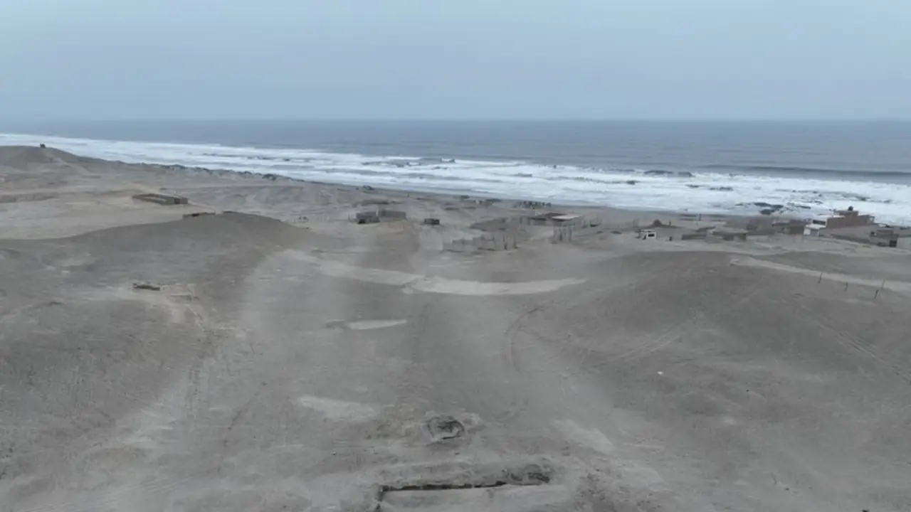 Arqueólogos hallan restos de 14 posibles sacrificios humanos de hace 3.000 años en norte de Perú