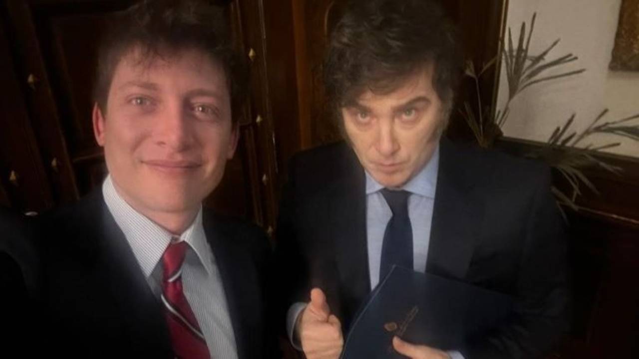 Elecciones 2025: Con Santiago Caputo en la organización, La Libertad Avanza ultima los detalles del acto de Milei en La Plata