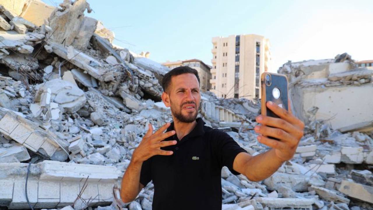 Un palestino sordo usa las redes sociales para denunciar la situación de Gaza con lengua de signos
