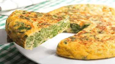 Receta de tortilla de acelga: cómo hacerla en 4 pasos