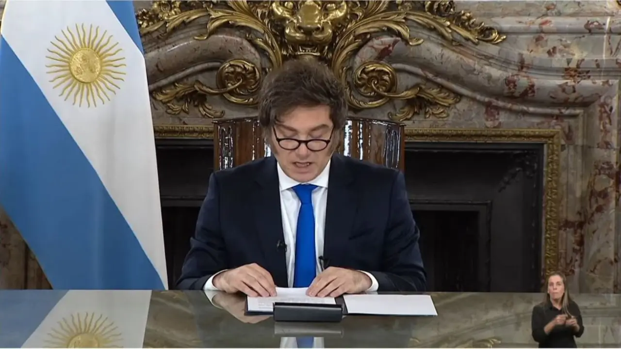 Milei acusó a la oposición de querer "quebrar la Nación"