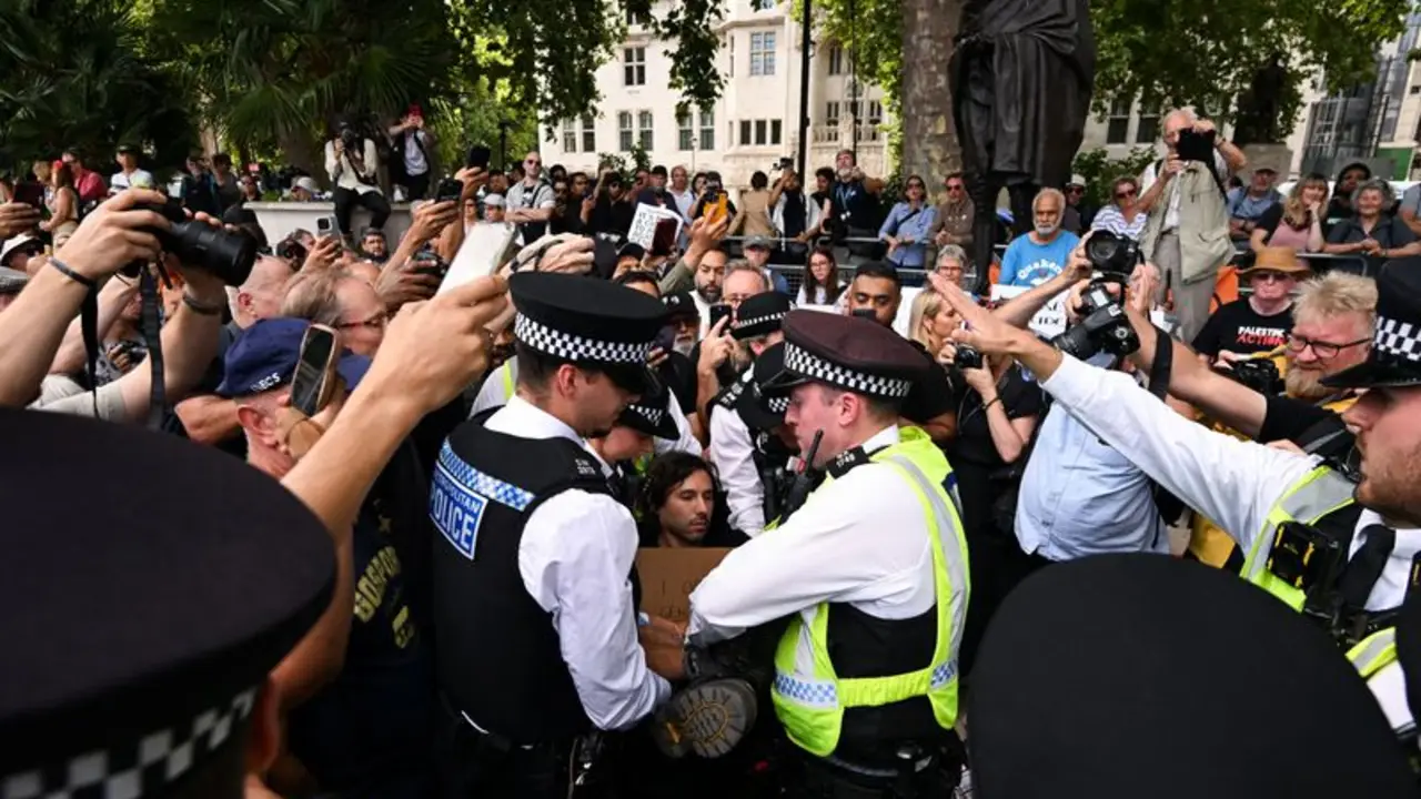 Policía británica detiene a 150 personas en protesta a favor del grupo Acción Palestina