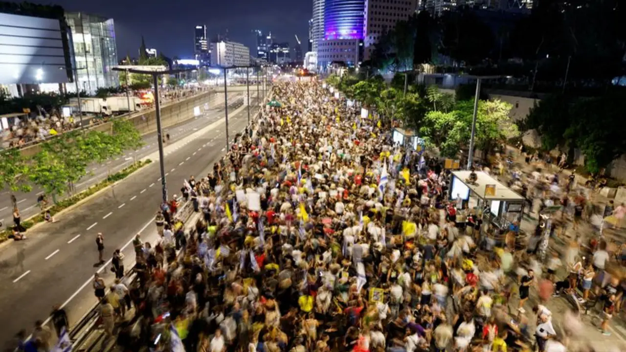 Miles marchan en Tel Aviv contra el nuevo plan de Netanyahu para Gaza, exigen liberación de rehenes