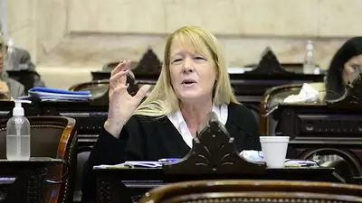 "Pequé un poco de ingenua": un año después, Stolbizer se arrepintió de votarle la Ley Bases a Milei "Pequé un poco de ingenua": un año después, Stolbizer se arrepintió de votarle la Ley Bases a Milei