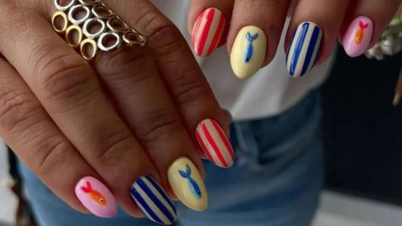 Cómo es la beach towel nails. 