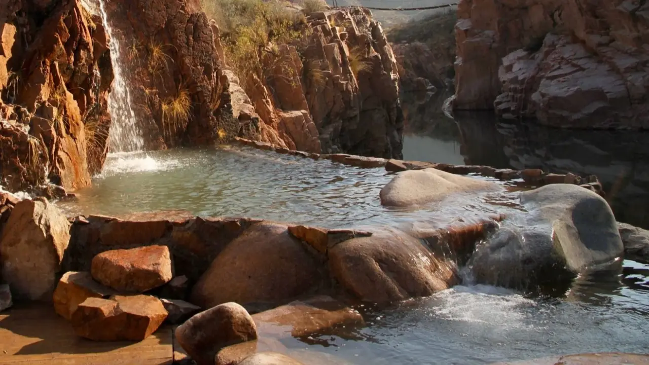 Cuál es el mejor complejo termal de Argentina. Termas de Cacheuta qué se puede hacer adentro del complejo. Cómo llegar a las termas de Cacheuta en Mendoza.