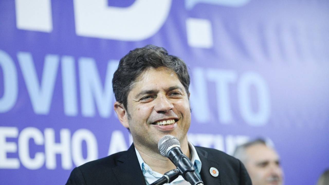 “No es momento de guardarse nada”: la arenga de Kicillof en un plenario en La Plata