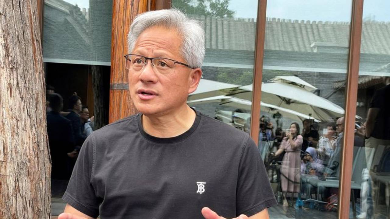 China insta a las empresas locales a no utilizar los chips H20 de Nvidia, según Bloomberg News