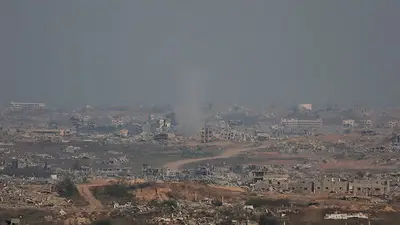 Israel bombardea Gaza y el líder de Hamás busca reactivar el diálogo para una tregua en El Cairo Israel bombardea Gaza y el líder de Hamás busca reactivar el diálogo para una tregua en El Cairo
