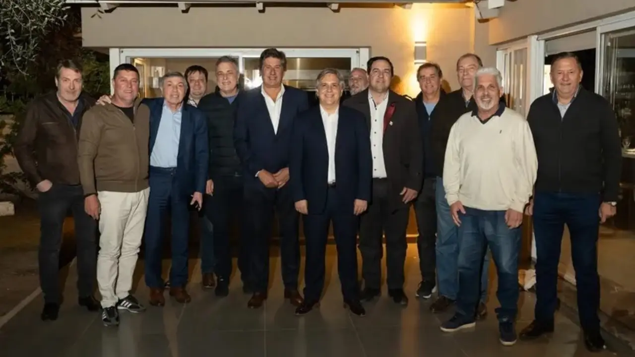 Llaryora se pone al frente de Provincias Unidas y sumó intendentes del PJ santafesino