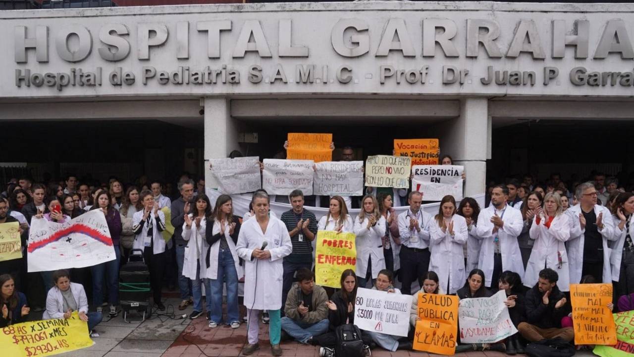 Bajos salarios en el Garrahan: un cirujano alertó que hay una "diáspora" de médicos