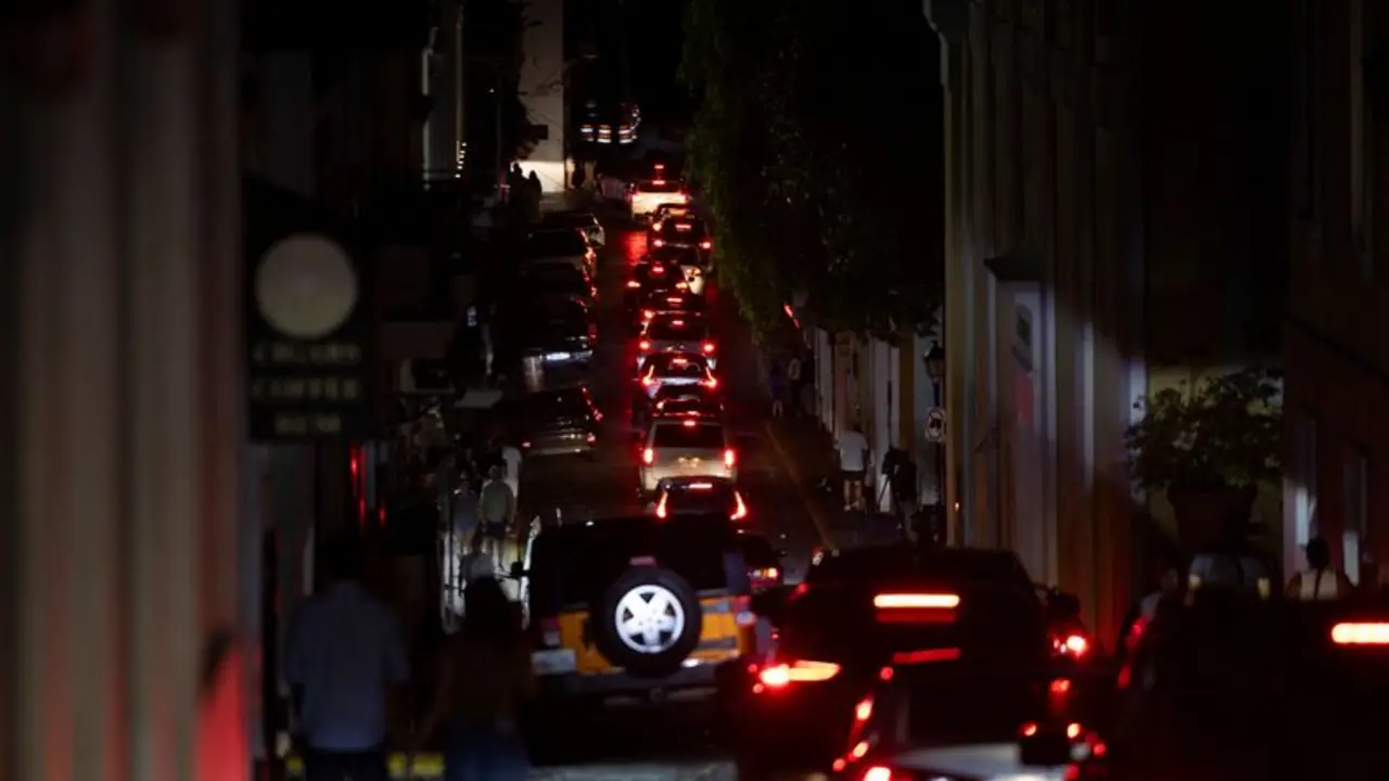 Clientes de Puerto Rico sufren 27 horas de cortes de electricidad al año aun sin huracanes: EIA