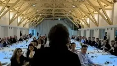 Francella, empanadas y miedo por la gobernabilidad: así fue la cena secreta de Milei con diputados en Olivos