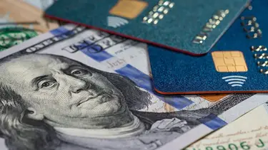 Cómo pagar los dólares de la tarjeta en agosto de 2025 para ahorrar y evitar los recargos