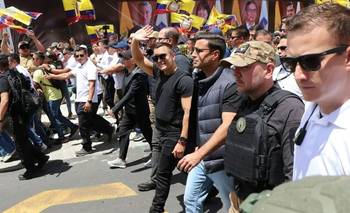 Manifestantes liderados por Noboa marcharon con símbolos nazis en Ecuador | Ecuador 