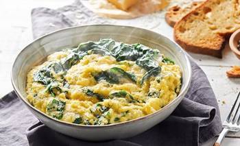 Rápido y nutritivo: cómo transformar un plato de polenta con un poco de espinaca | Recetas de cocina