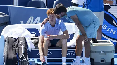 Alcaraz gana el Abierto de Cincinnati tras abandono de Sinner en la final Alcaraz gana el Abierto de Cincinnati tras abandono de Sinner en la final