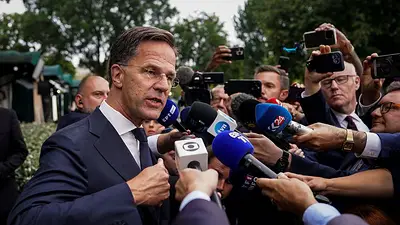 Rutte dice que se estudia un acuerdo parecido al artículo 5 para Ucrania, no su ingreso en la OTAN Rutte dice que se estudia un acuerdo parecido al artículo 5 para Ucrania, no su ingreso en la OTAN