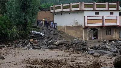 Hallados veinte cadáveres en Pakistán tras una inundación provocada por fuertes lluvias Hallados veinte cadáveres en Pakistán tras una inundación provocada por fuertes lluvias