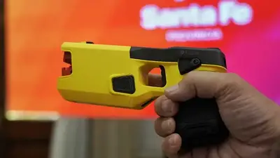 Pullaro sigue con la mano dura y dotará a la Policía con pistolas Taser: "Violencia represiva" Pullaro sigue con la mano dura y dotará a la Policía con pistolas Taser: "Violencia represiva"