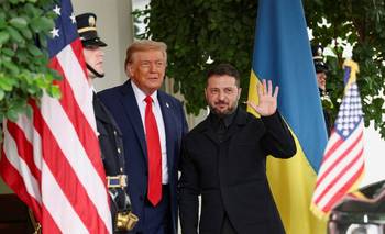 Cómo un diseñador ucraniano ayudó a Zelenski a vestirse para la diplomacia de Trump | Crisis