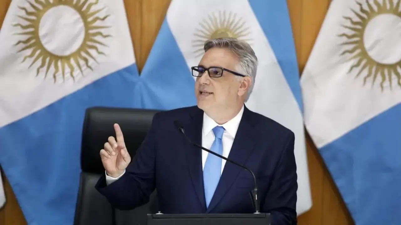 Ajuste en Discapacidad: en la previa a la sesión, Llaryora pidió a los diputados rechazar el veto de Milei