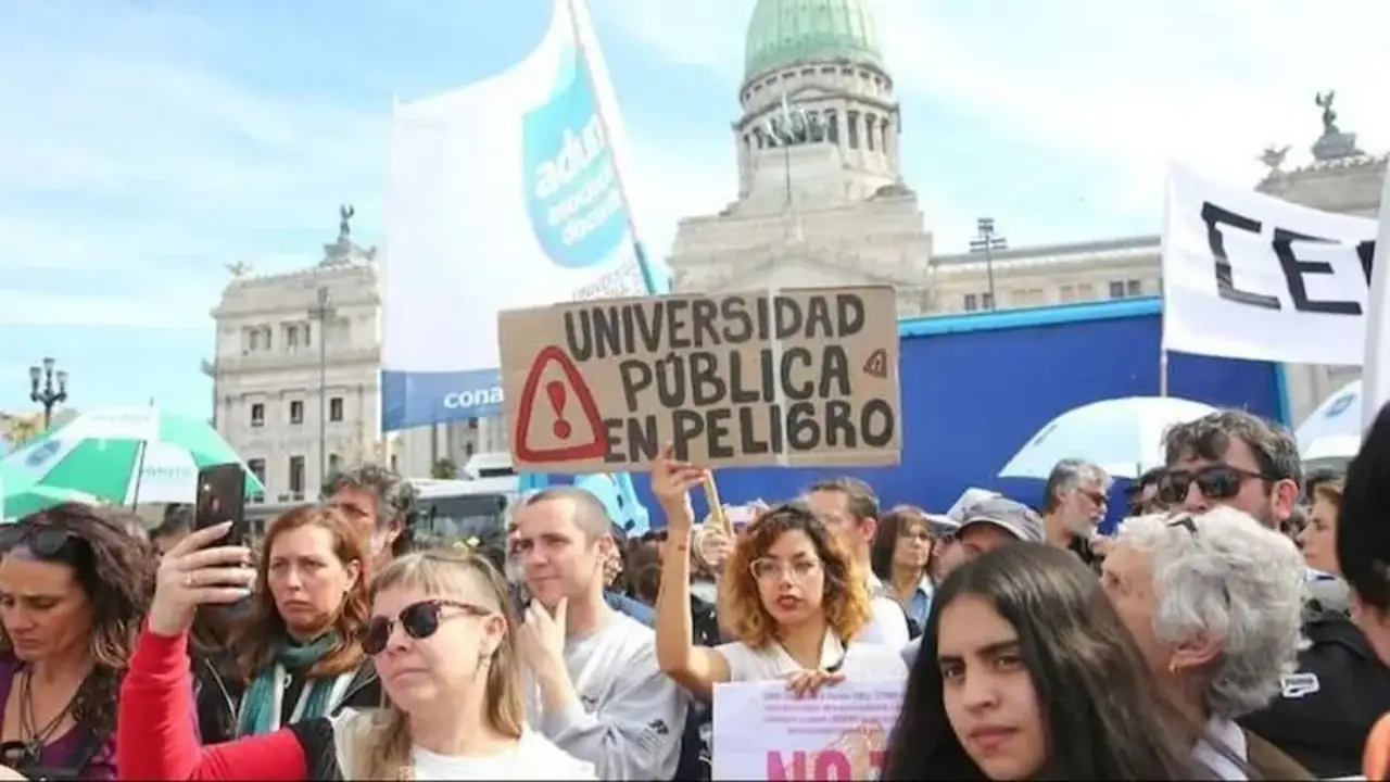 Docentes universitarios convocan a otra semana de paro nacional contra el ajuste de Milei  