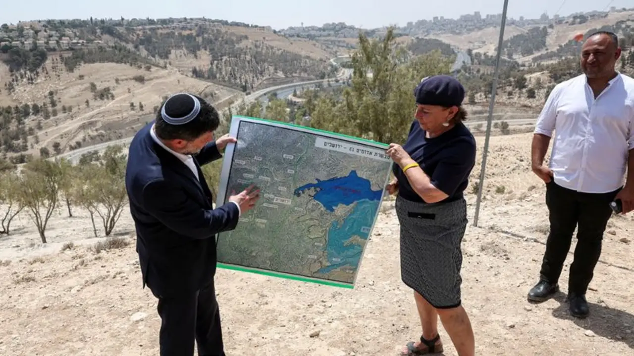 Israel aprueba un plan de asentamientos para "borrar" la idea de un Estado palestino