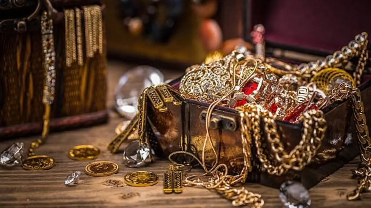 Qué joya de la Edad de Bronce encontraron en Polonia. Brazalete de la Edad de Bronce hallada en Polonia qué peso histórico tiene.